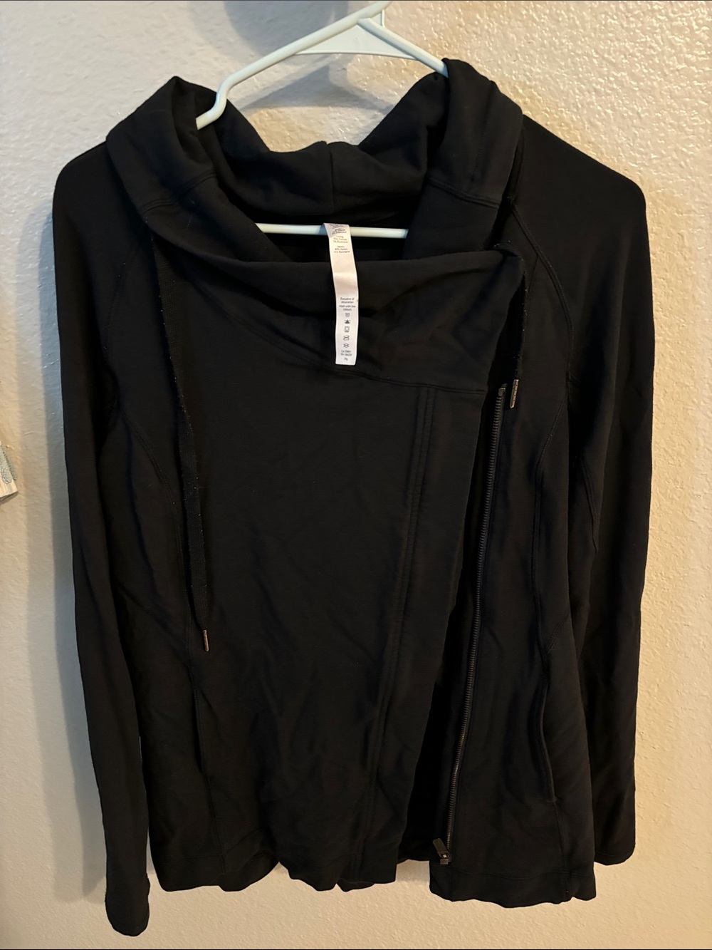 lululemon athletica Black Asymmetrical Zip with crossover snaps longer nulu